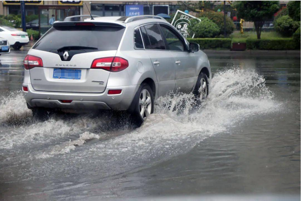 積水路段行駛